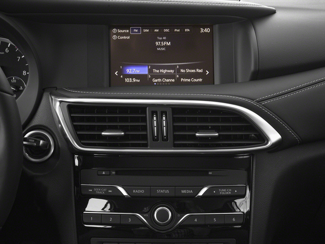 2018 INFINITI QX30 Luxury