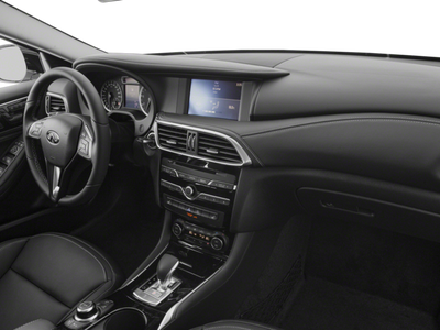 2018 INFINITI QX30 Luxury