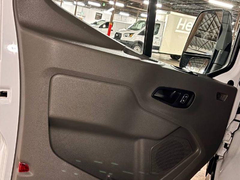 2023 Ford Transit Wagon XLT