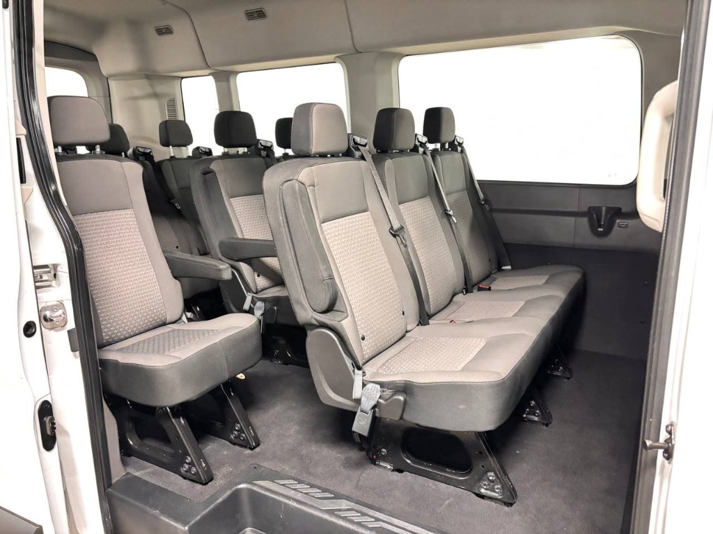 2023 Ford Transit Wagon XLT