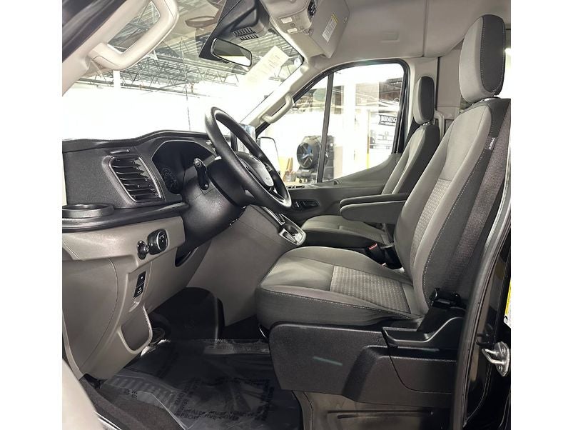 2024 Ford Transit Wagon XLT