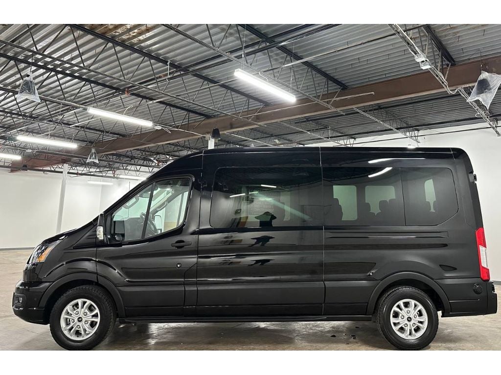 2024 Ford Transit Wagon XLT