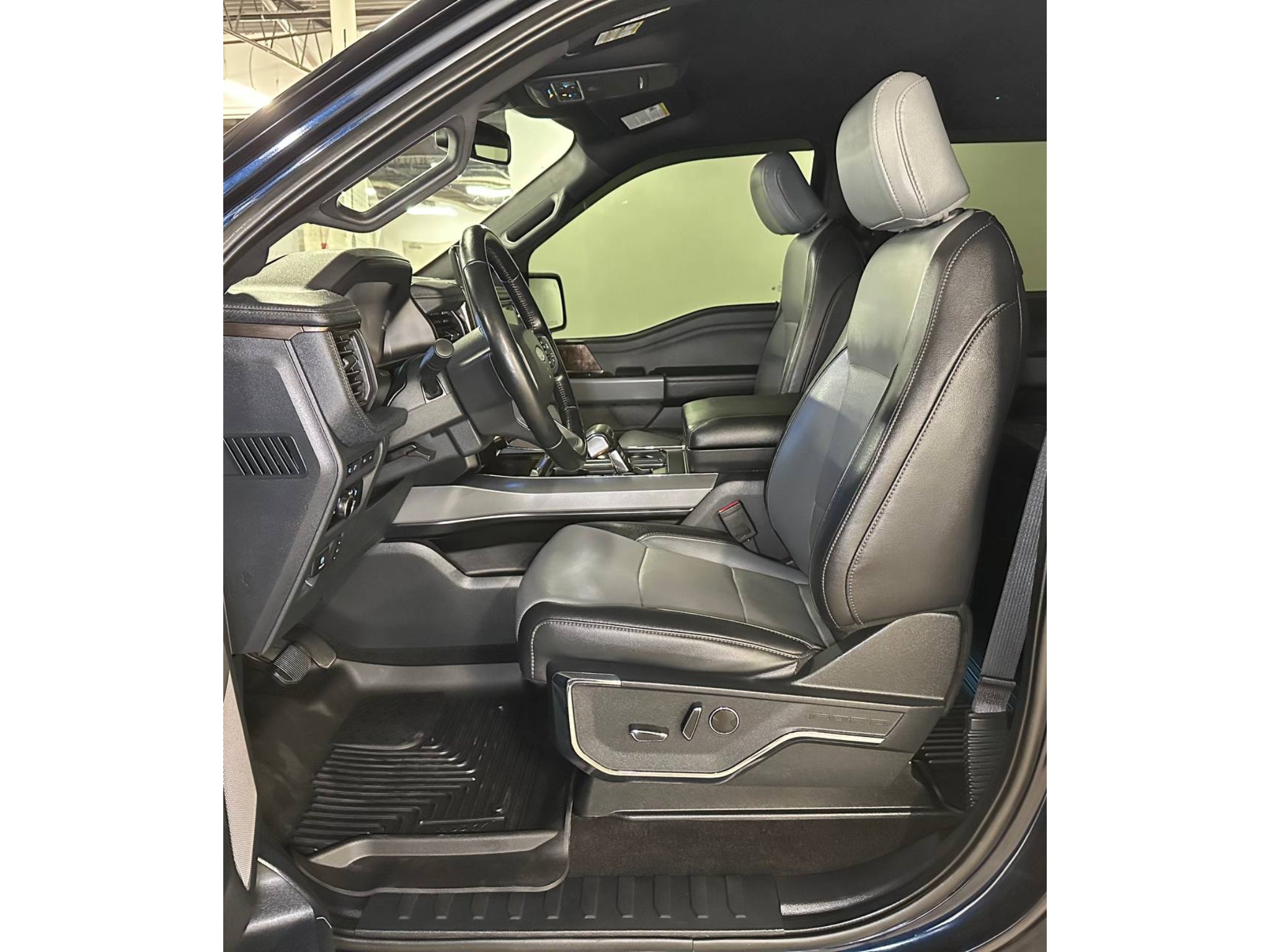 2023 Ford F-150 Lightning Lariat