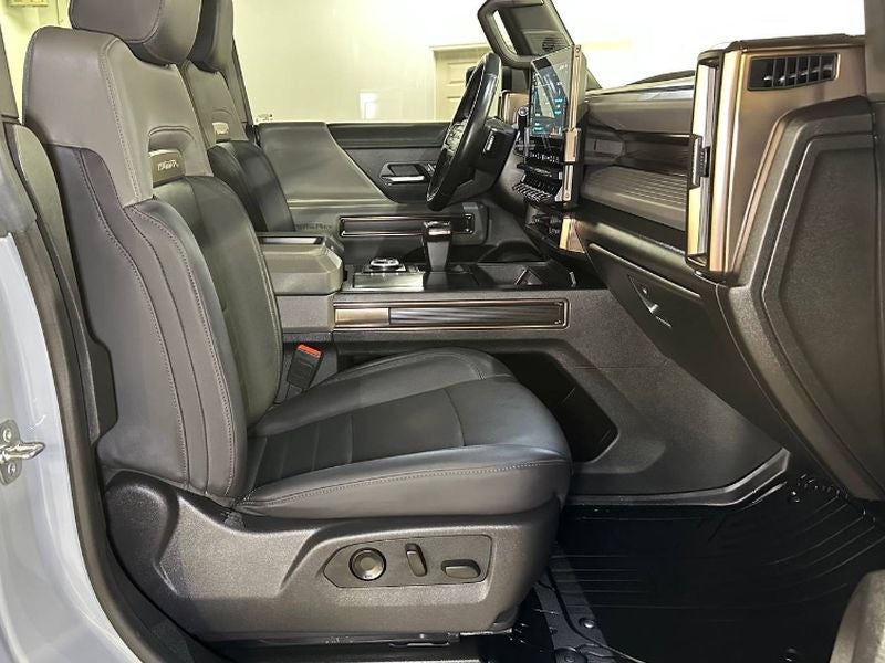 2024 GMC Hummer EV SUV 2X