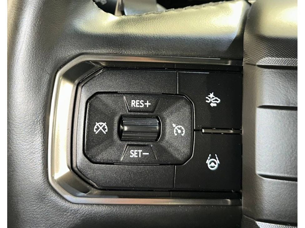 2024 GMC Hummer EV SUV 2X