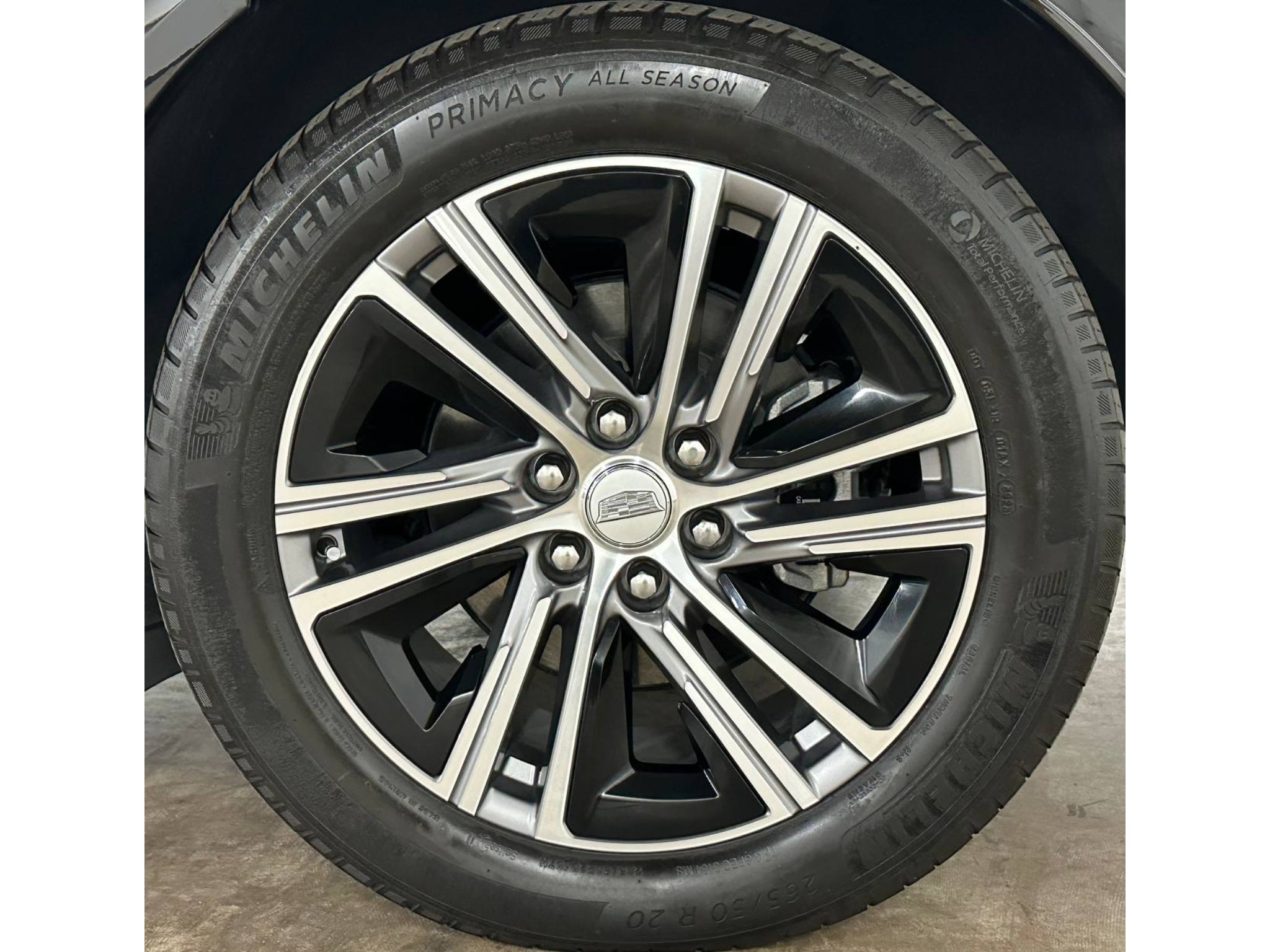 2024 Cadillac Lyriq Lux-2