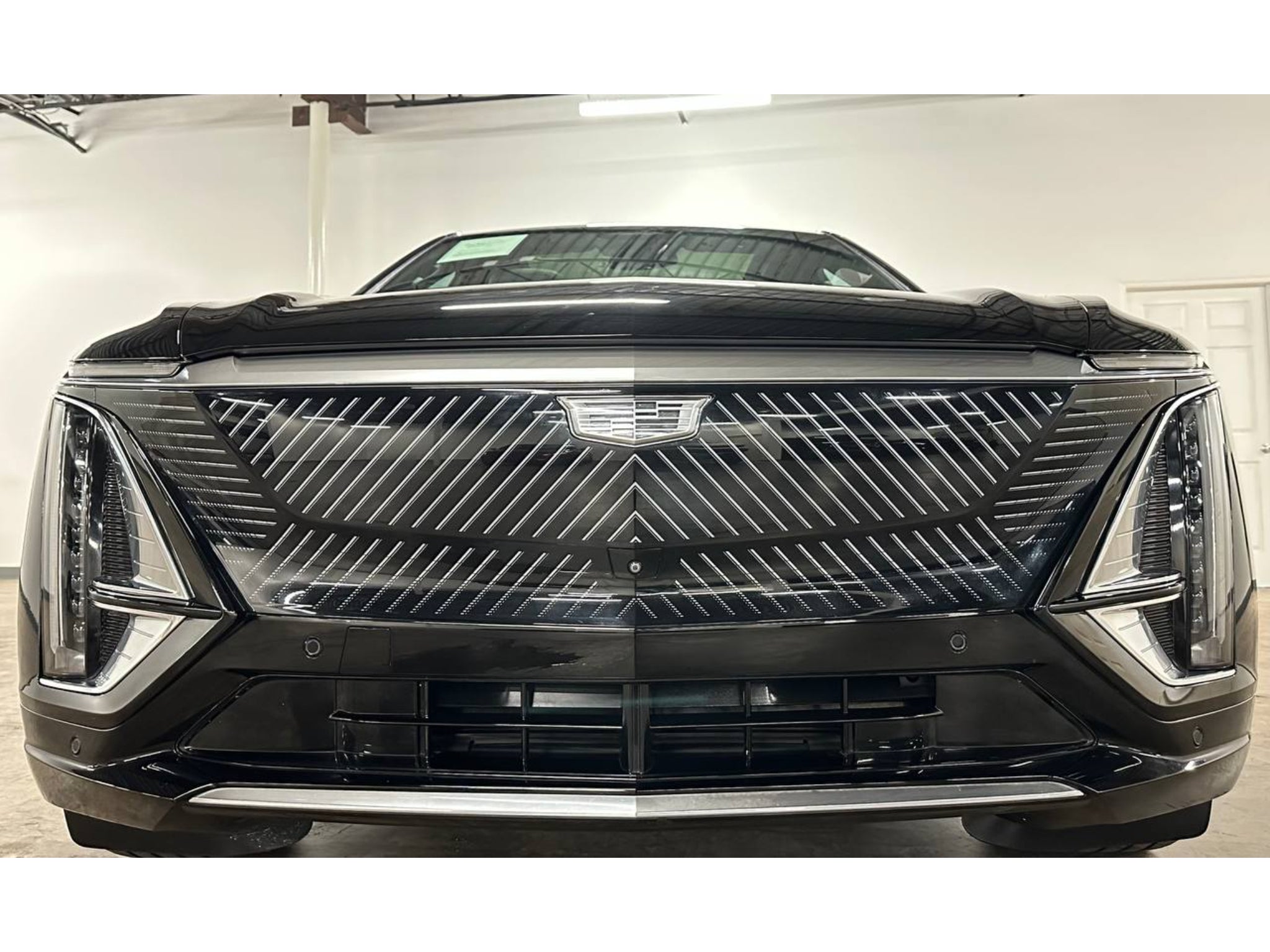 2024 Cadillac Lyriq Lux-2