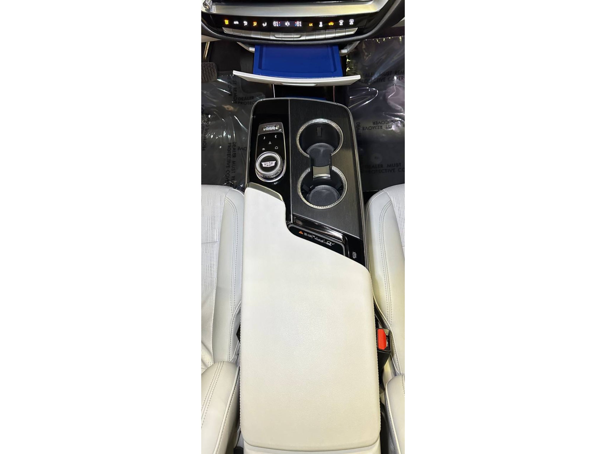 2024 Cadillac Lyriq Lux-2