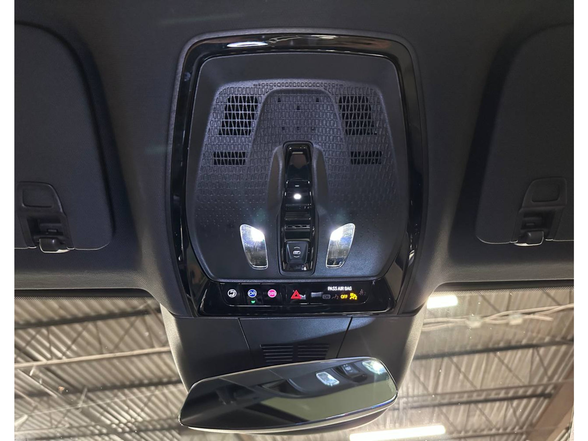 2024 Cadillac Lyriq Lux-2