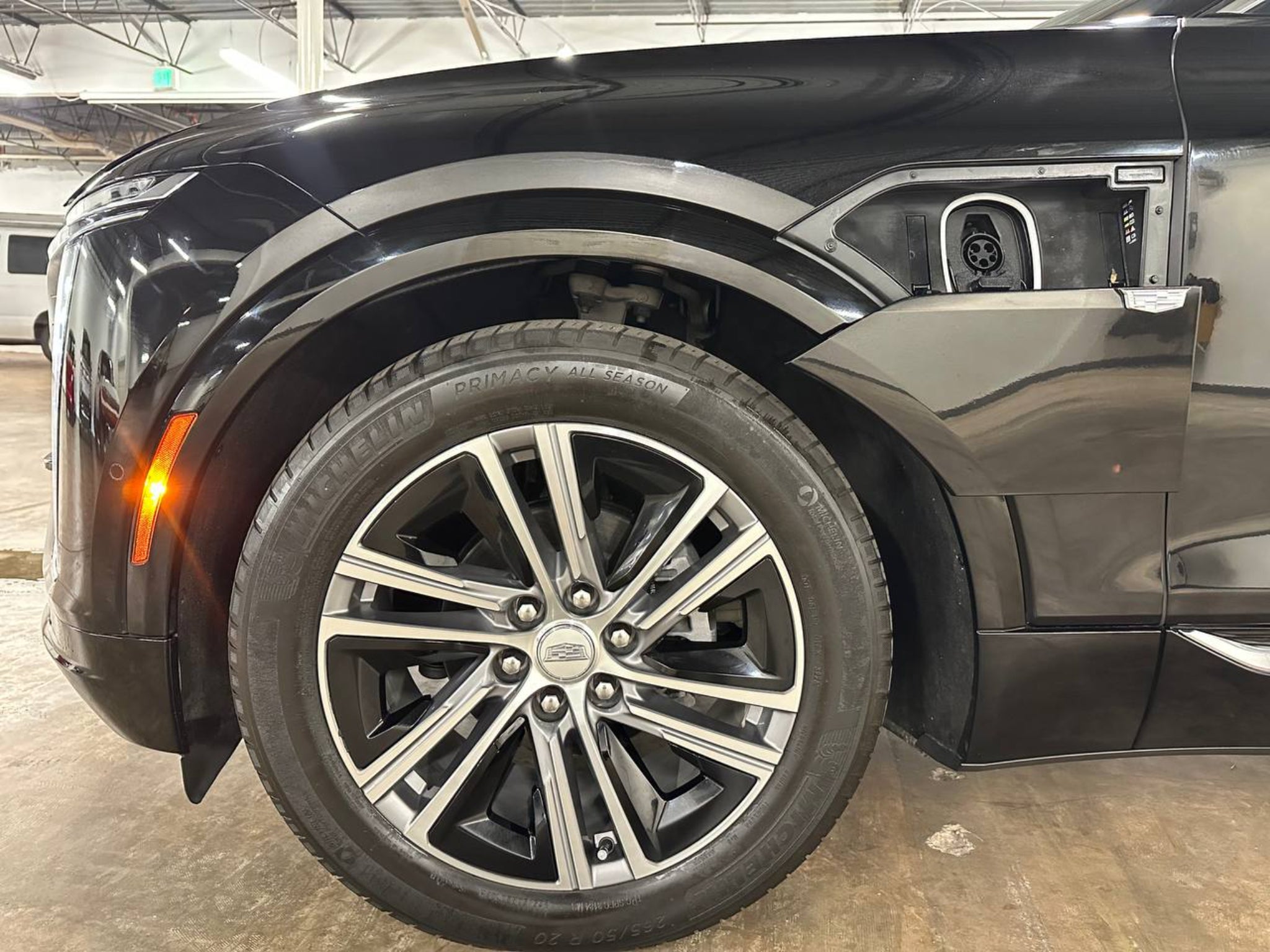 2024 Cadillac Lyriq Lux-2