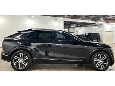 2024 Cadillac Lyriq Lux-2