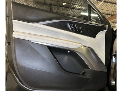 2024 Cadillac Lyriq Lux-2
