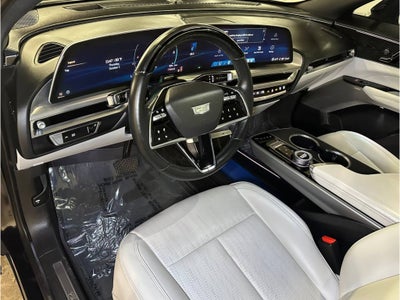 2024 Cadillac Lyriq Lux-2