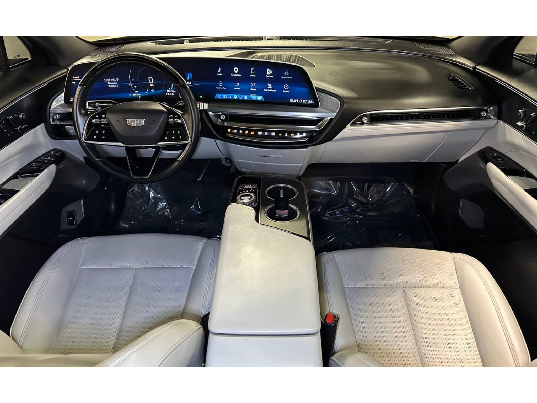 2024 Cadillac Lyriq Lux-2