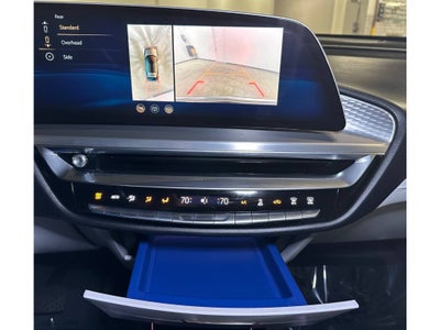2024 Cadillac Lyriq Lux-2