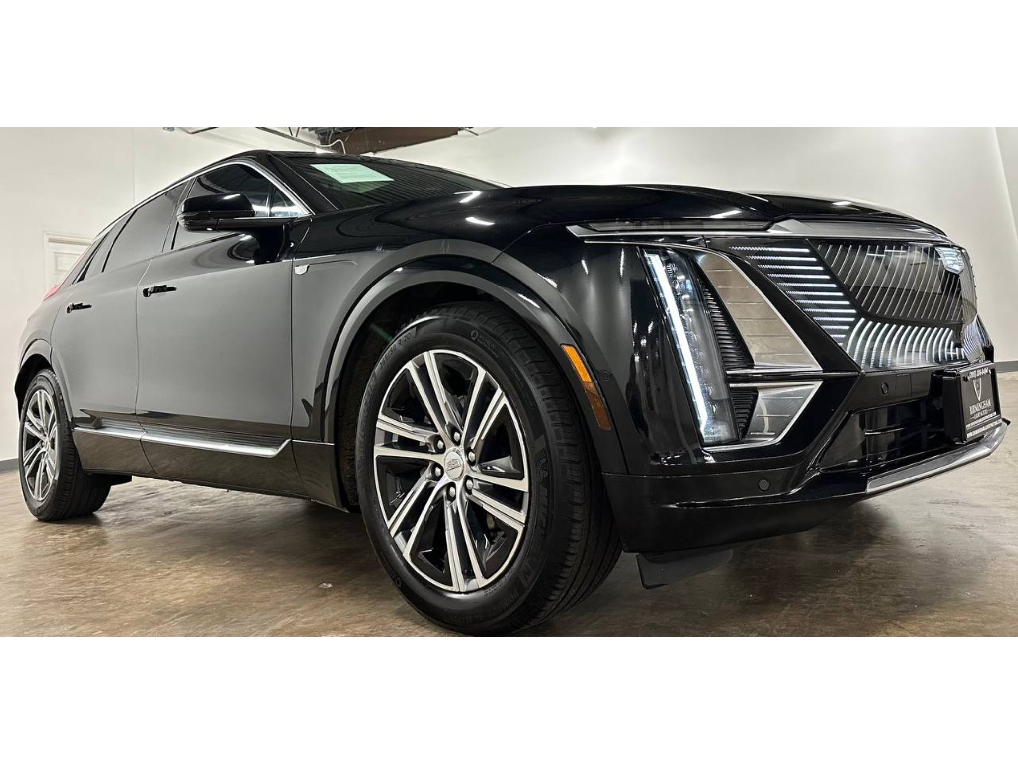 2024 Cadillac Lyriq Lux-2