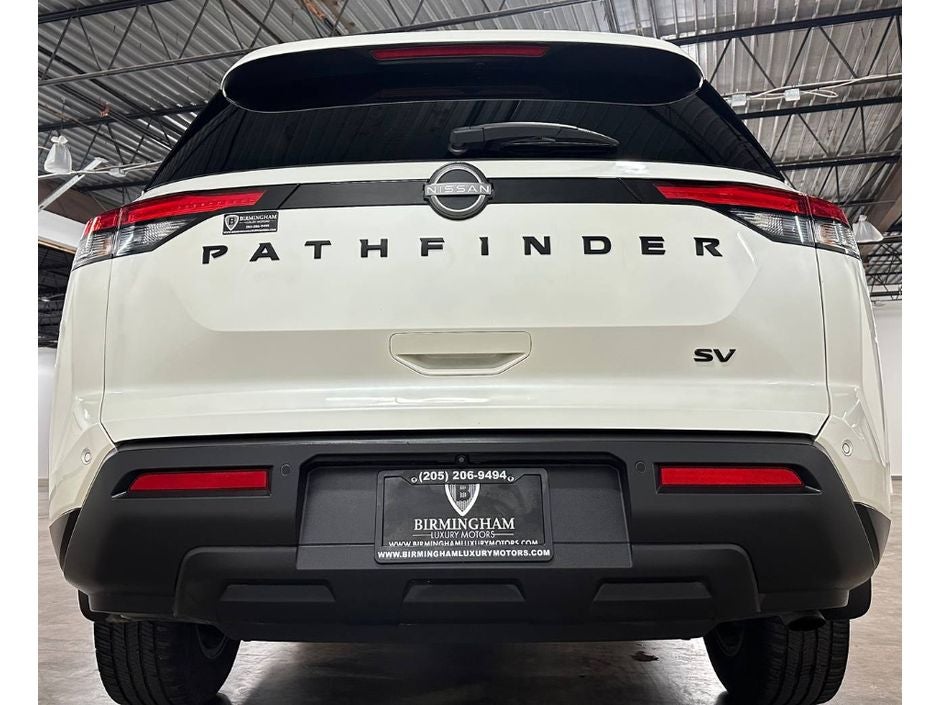 2022 Nissan Pathfinder SV