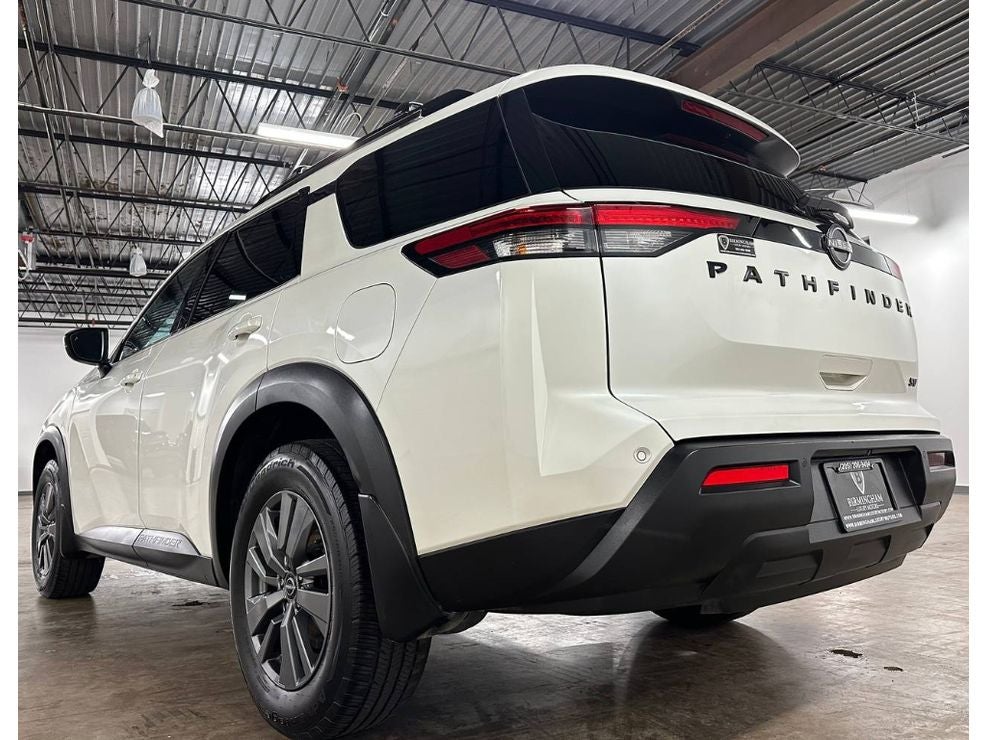 2022 Nissan Pathfinder SV