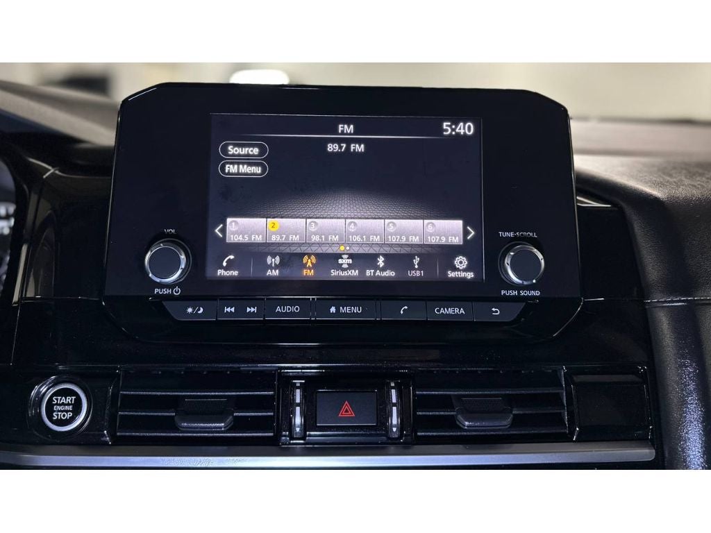 2022 Nissan Pathfinder SV