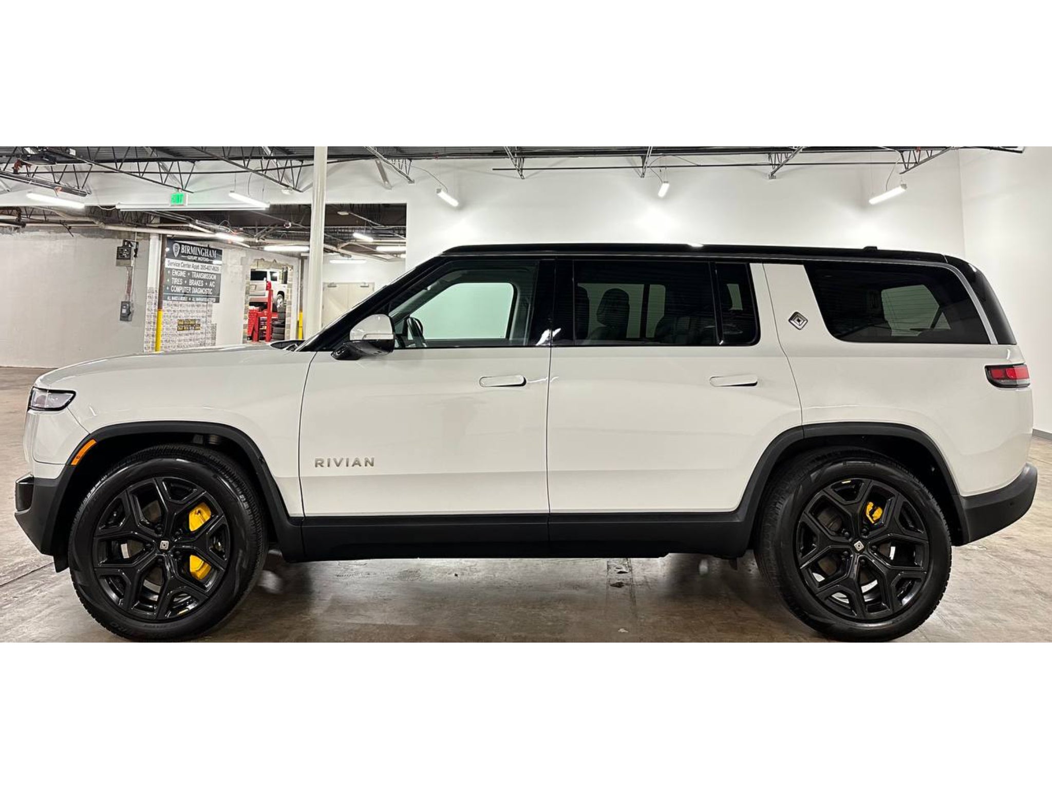 2024 Rivian R1S Adventure - Large Pack