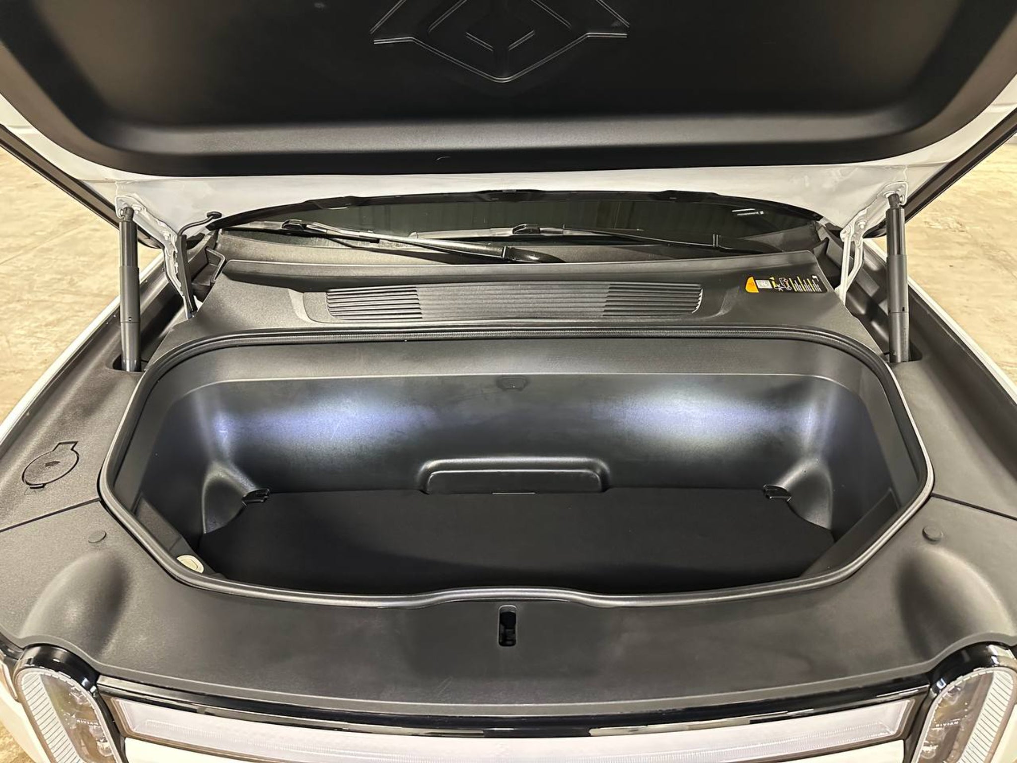 2024 Rivian R1S Adventure - Large Pack