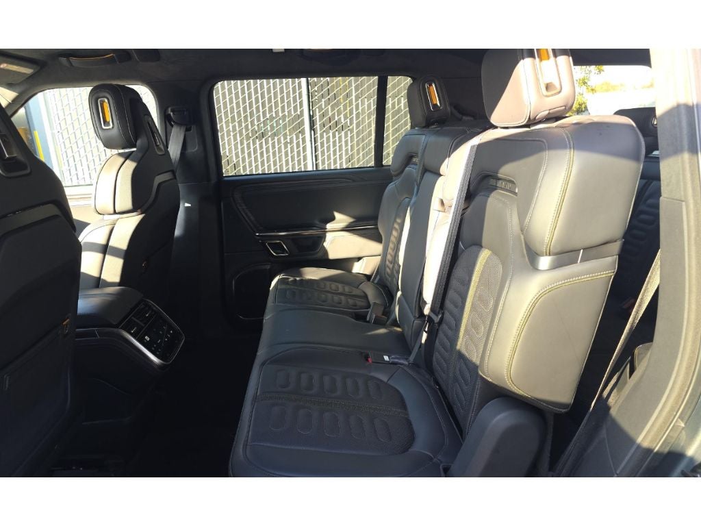 2023 Rivian R1S Adventure