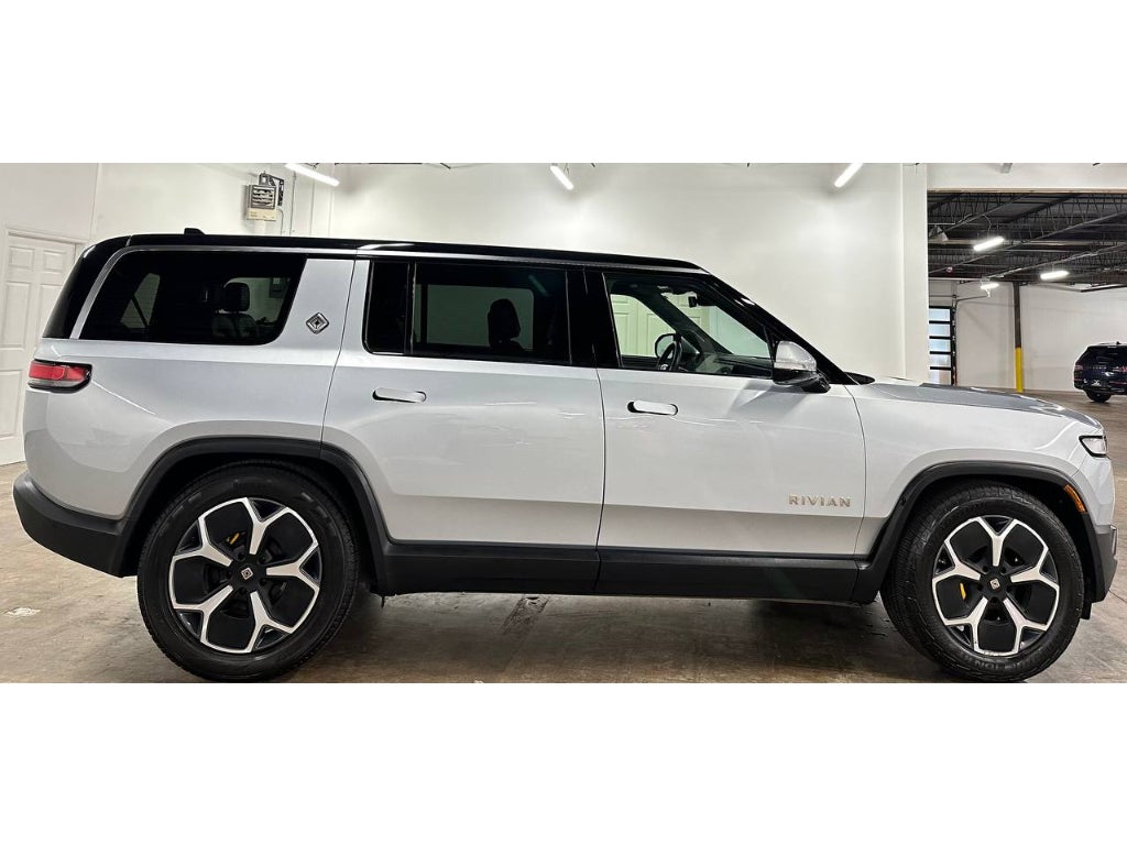 2024 Rivian R1S Adventure