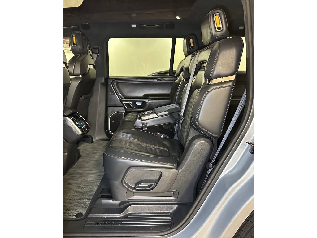 2024 Rivian R1S Adventure