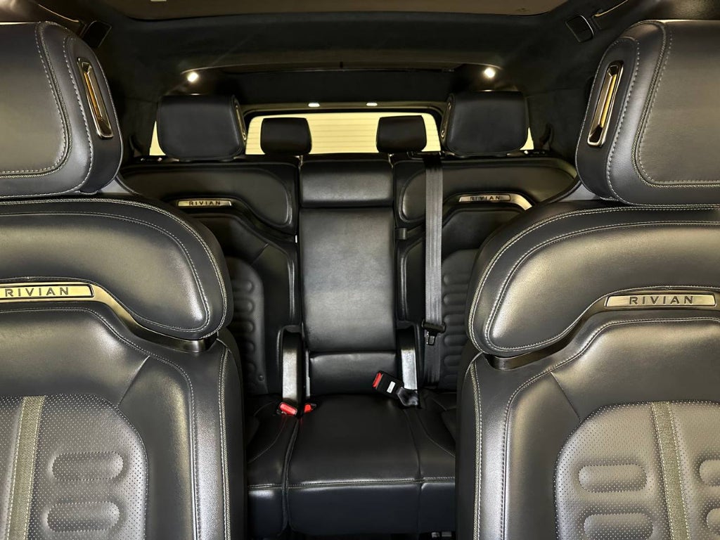 2024 Rivian R1S Adventure