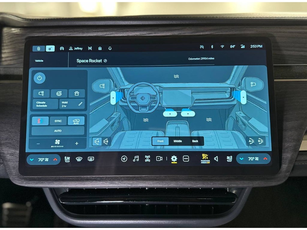 2024 Rivian R1S Adventure
