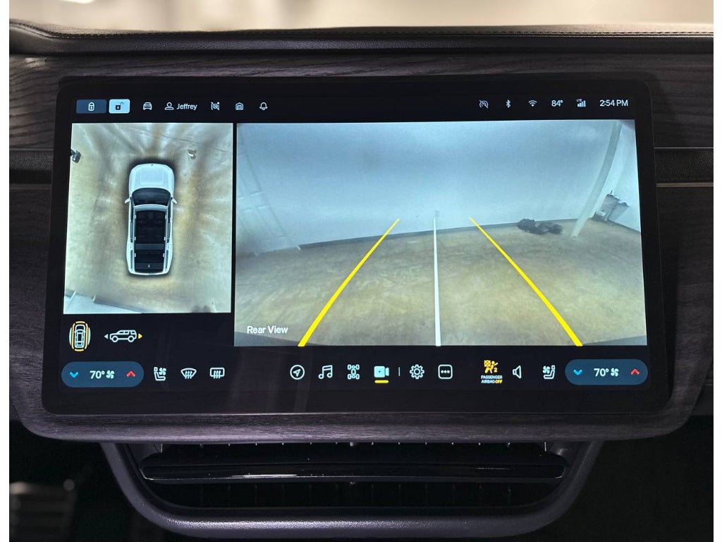 2024 Rivian R1S Adventure
