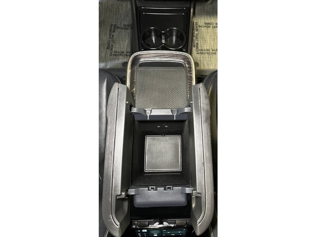 2024 Rivian R1S Adventure