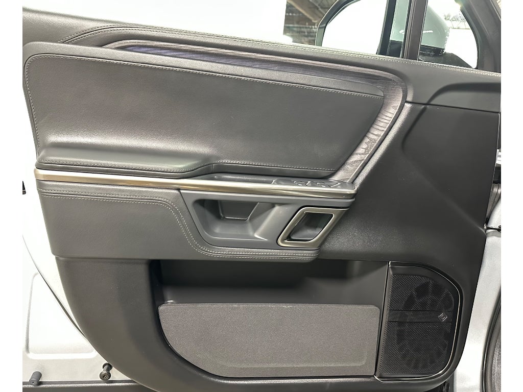 2024 Rivian R1S Adventure