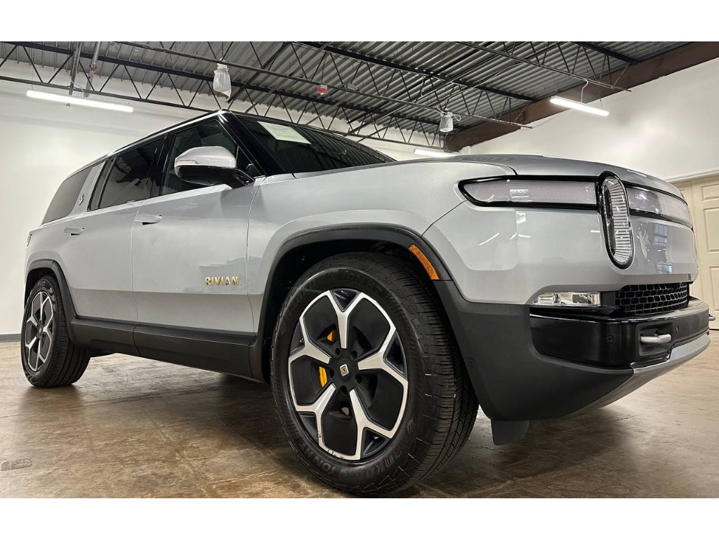 2024 Rivian R1S Adventure