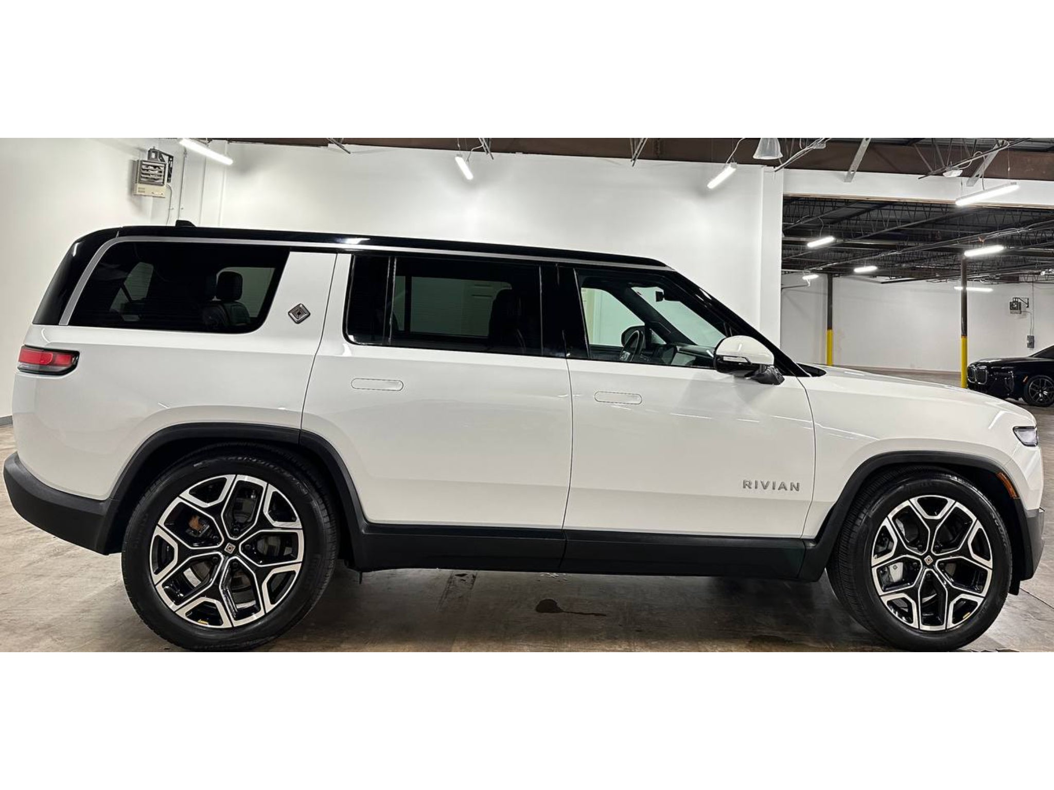 2026 Rivian R1S PREFORMANCE DUAL LARGE Adventure