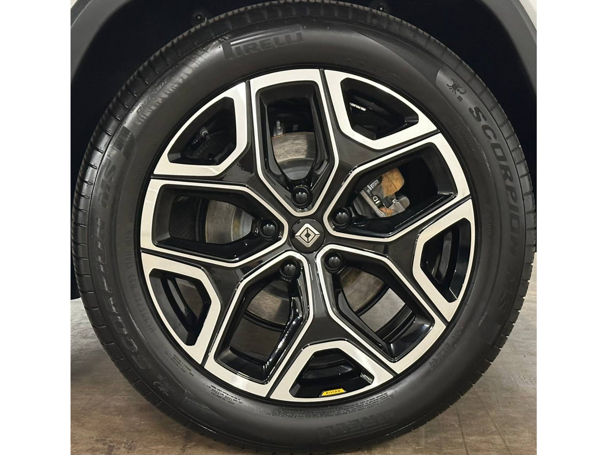 2026 Rivian R1S PREFORMANCE DUAL LARGE Adventure
