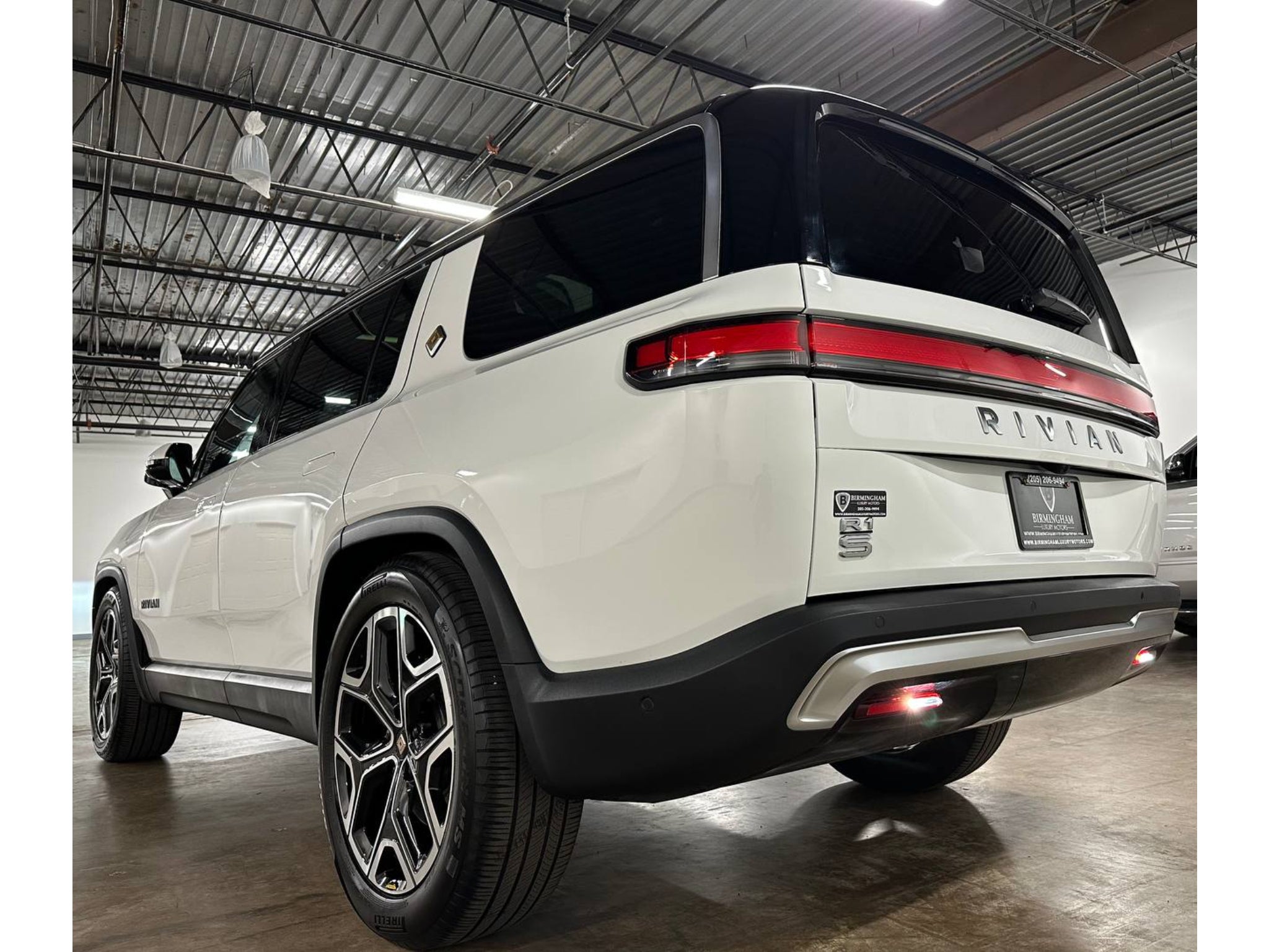 2026 Rivian R1S PREFORMANCE DUAL LARGE Adventure