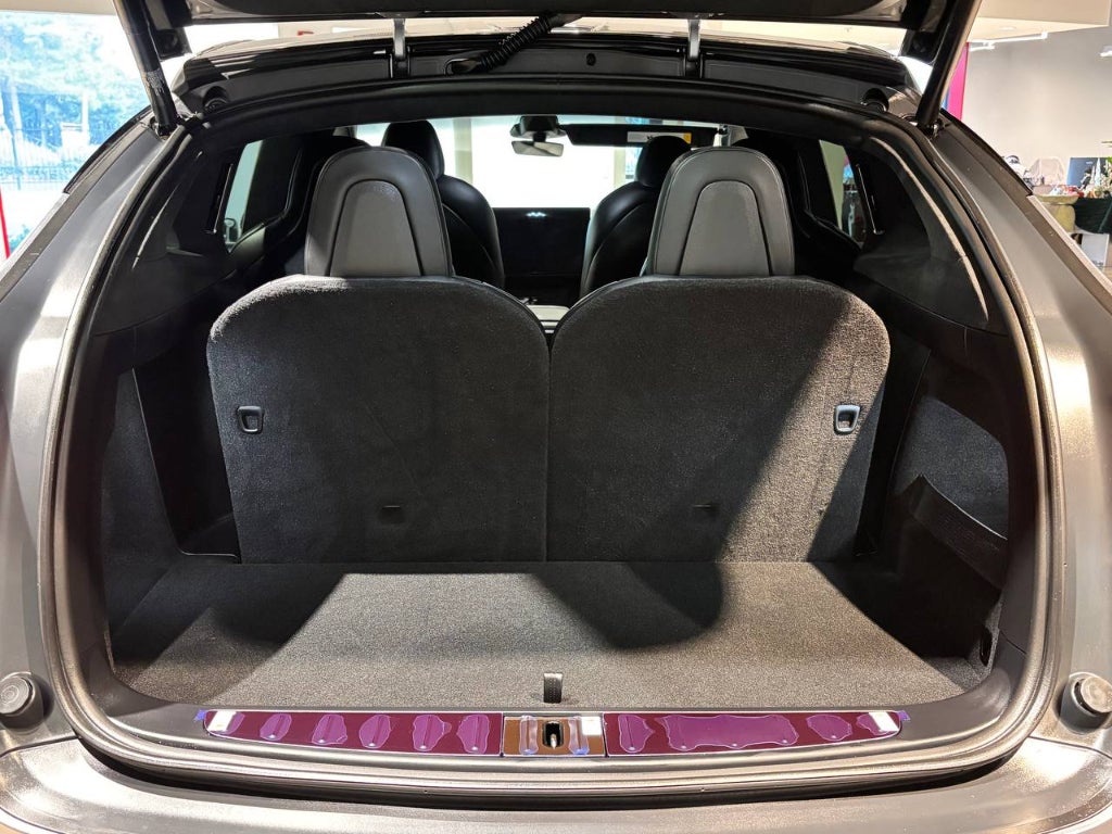 2025 Tesla Model X Base