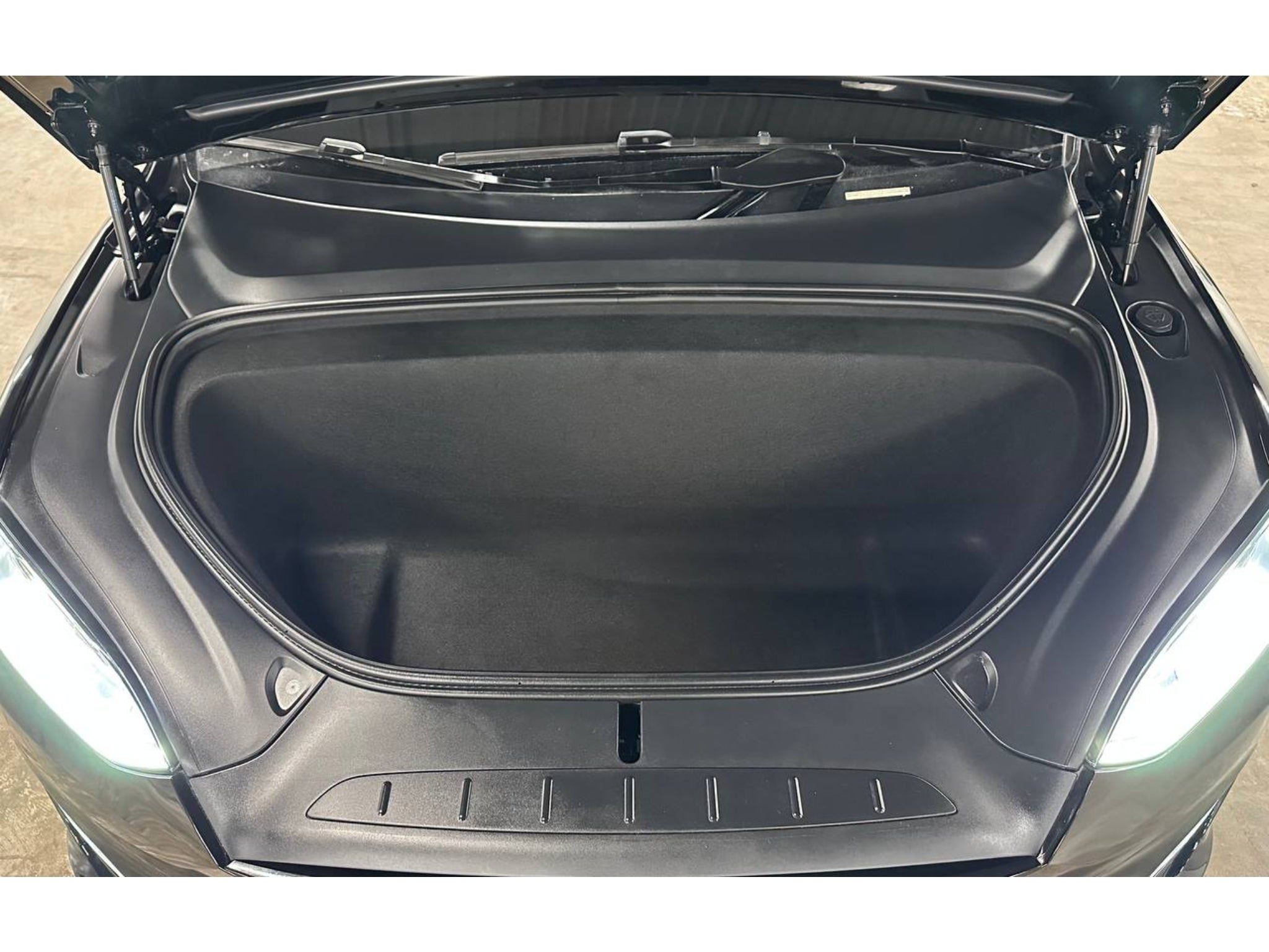 2023 Tesla Model X Plaid