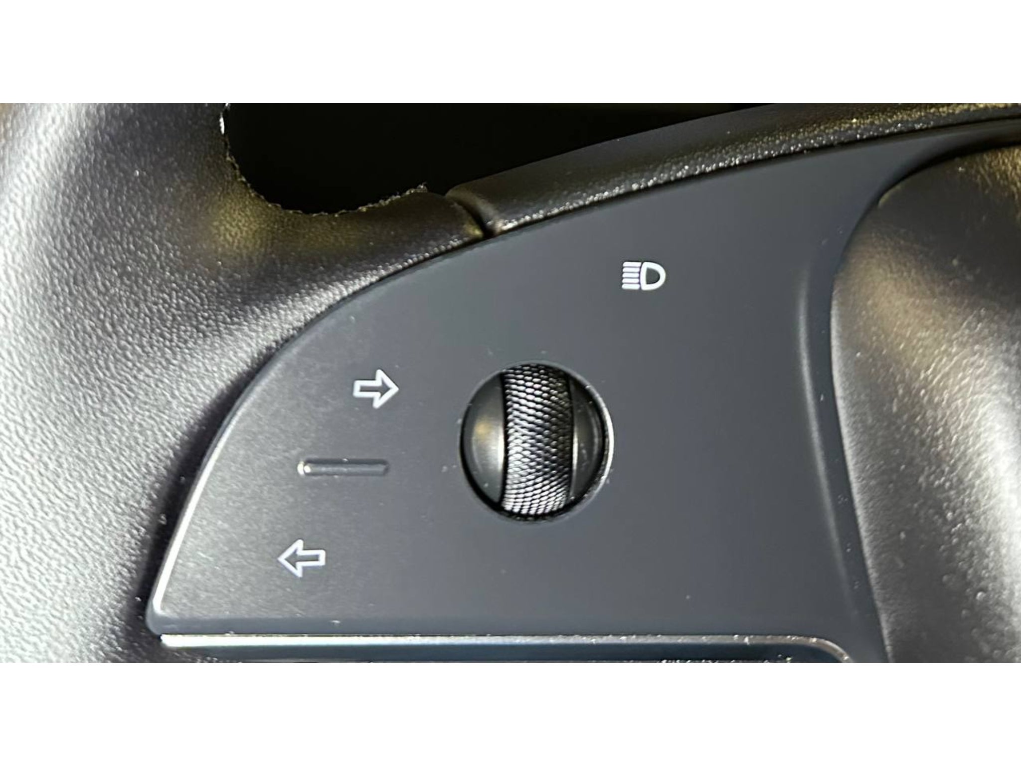 2024 Tesla Model X Base