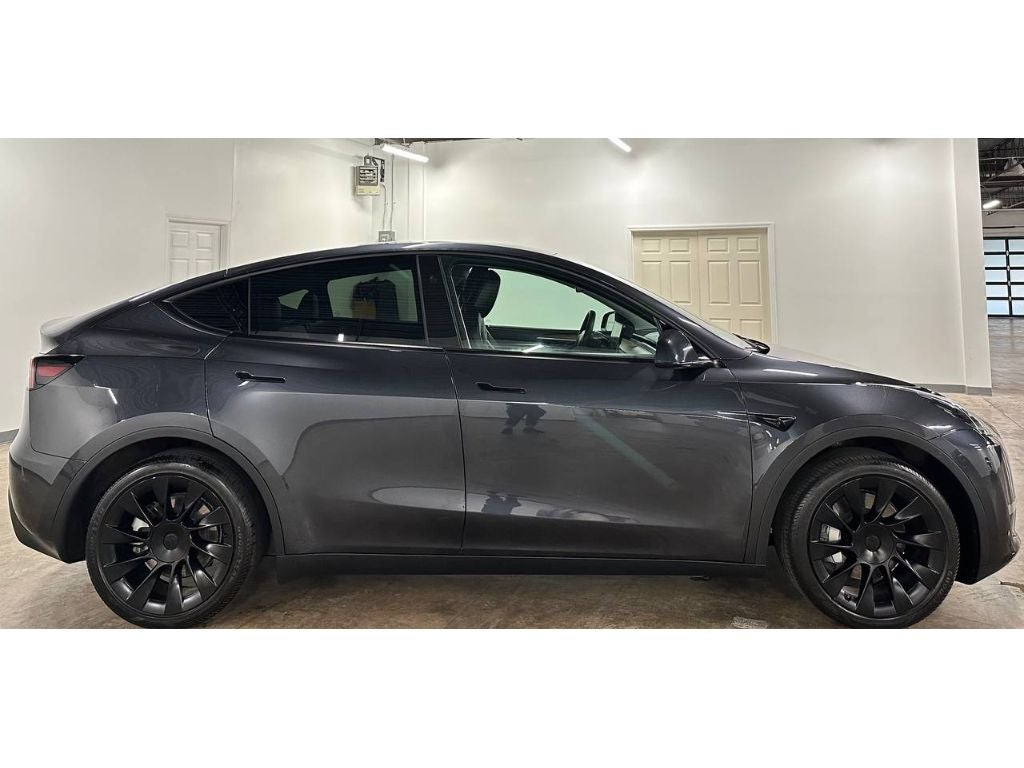 2024 Tesla Model Y Standard Range
