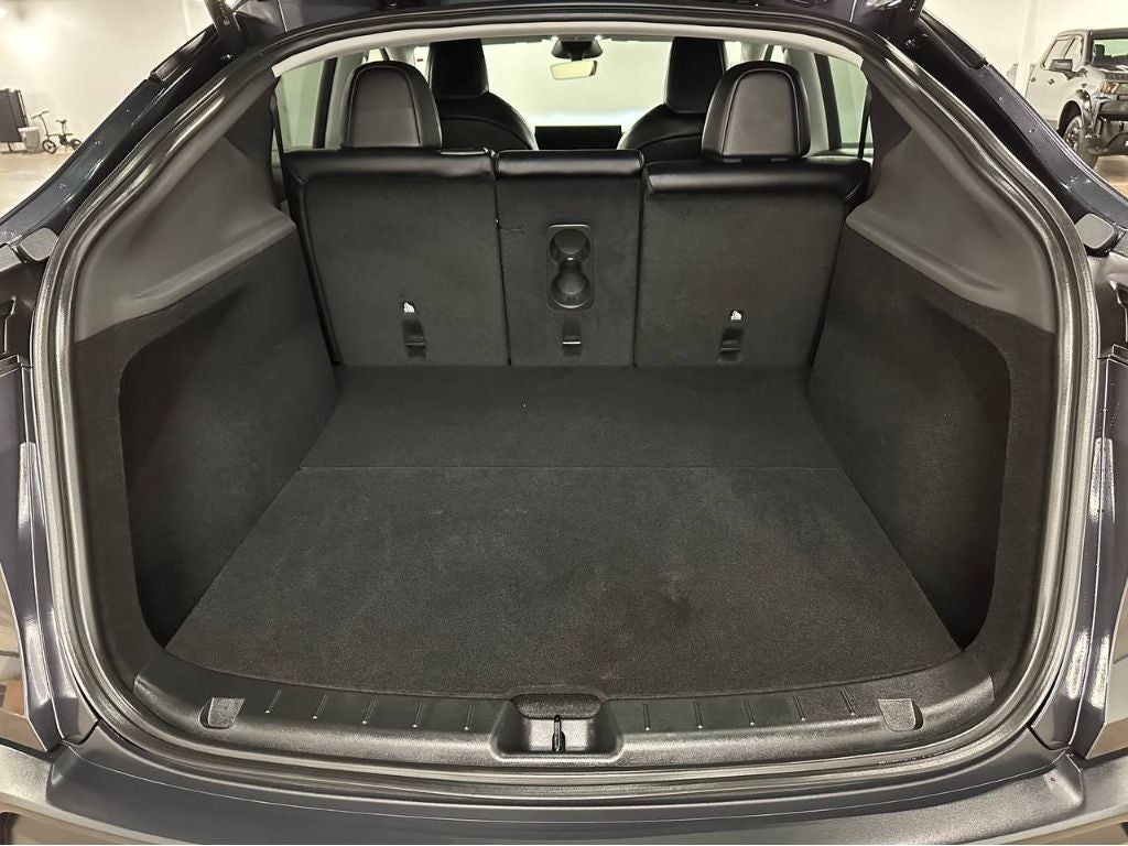 2026 Tesla Model Y Base