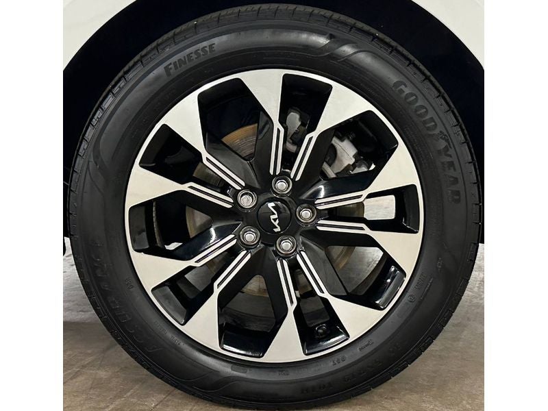 2023 Kia Carnival EX