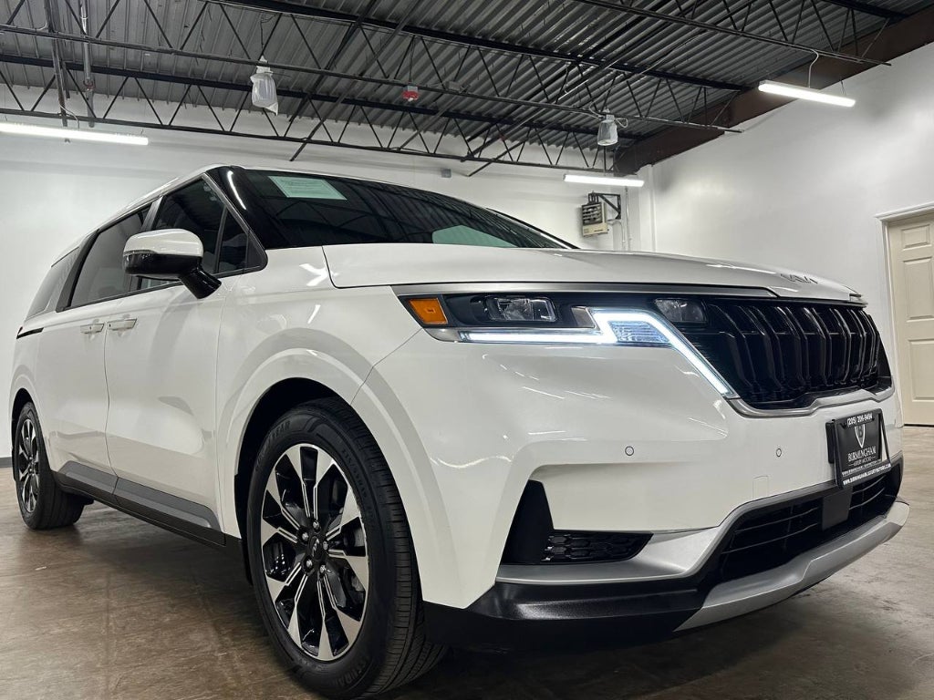 2023 Kia Carnival EX