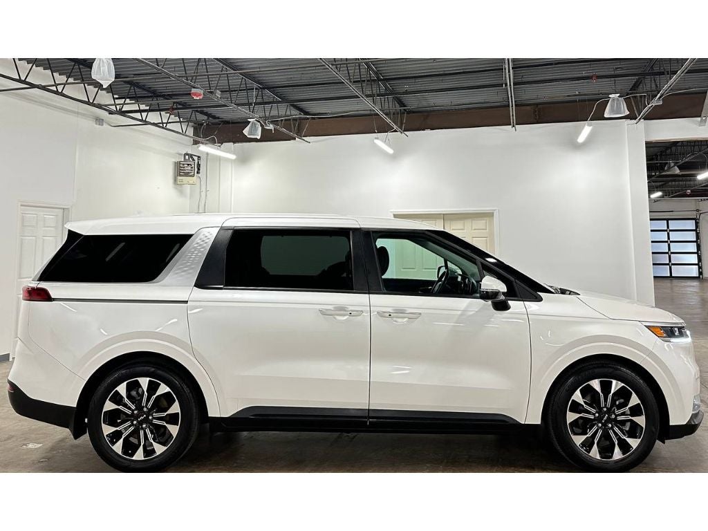2023 Kia Carnival EX
