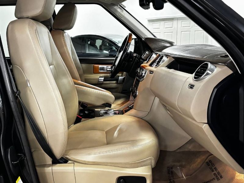 2015 Land Rover LR4 LUX