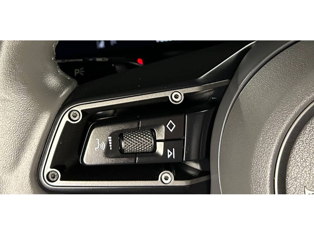 2025 Porsche Taycan 4