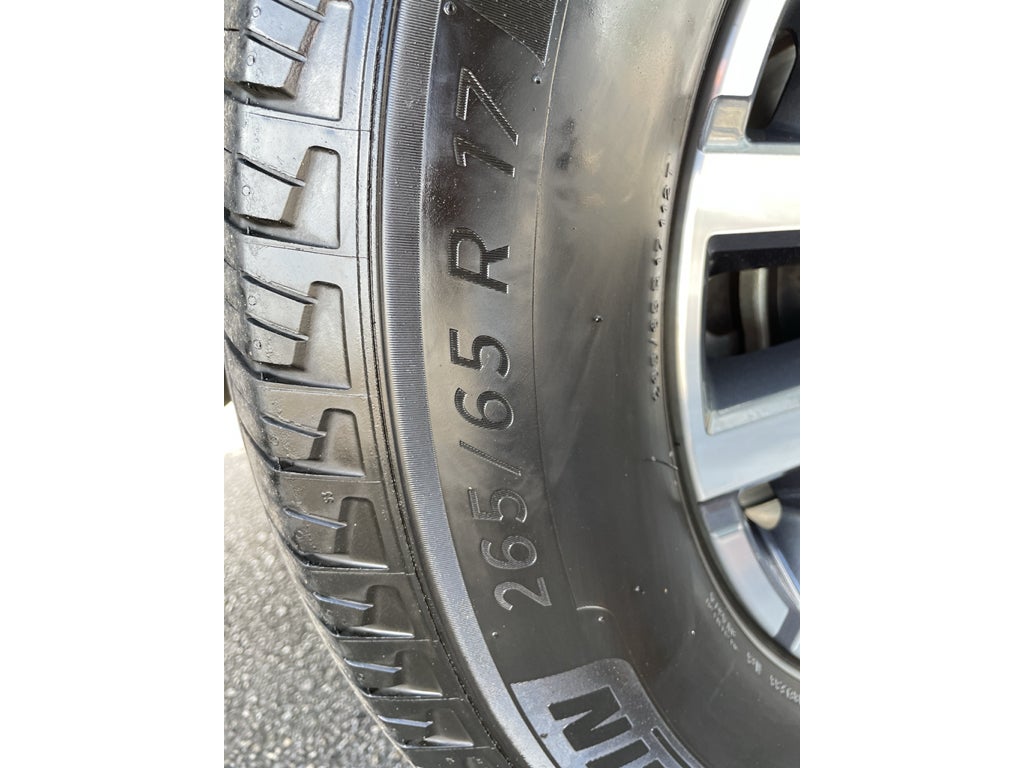 2024 Nissan Frontier SL