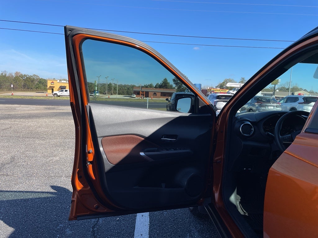 2024 Nissan Kicks SR