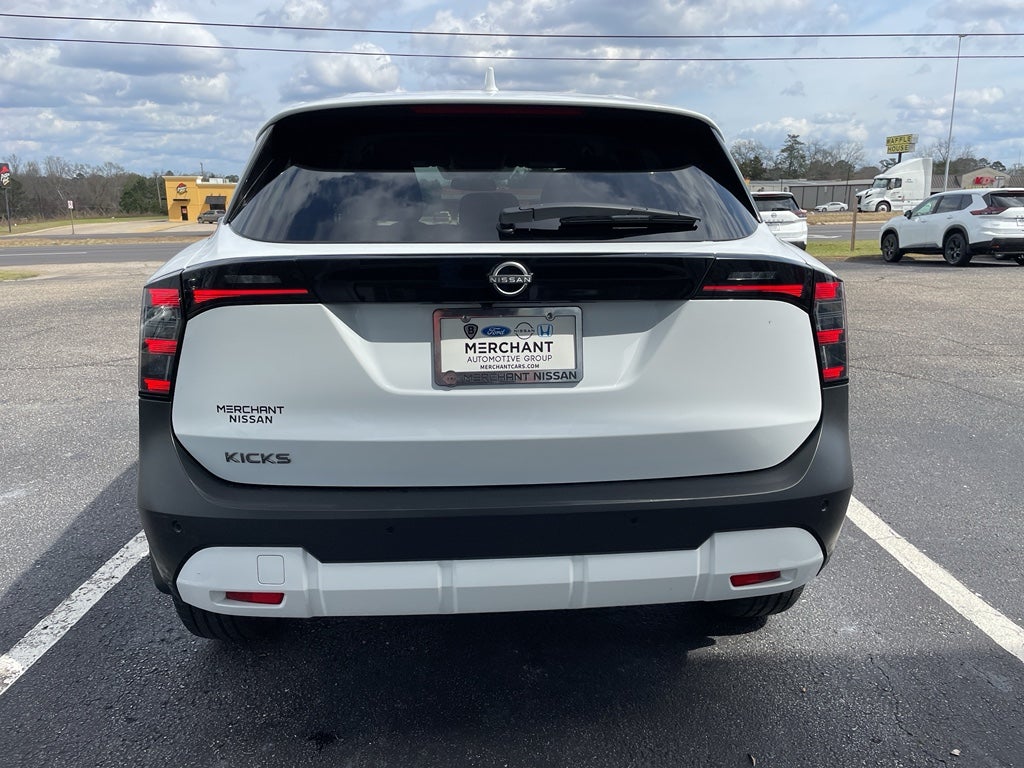 2025 Nissan Kicks SV